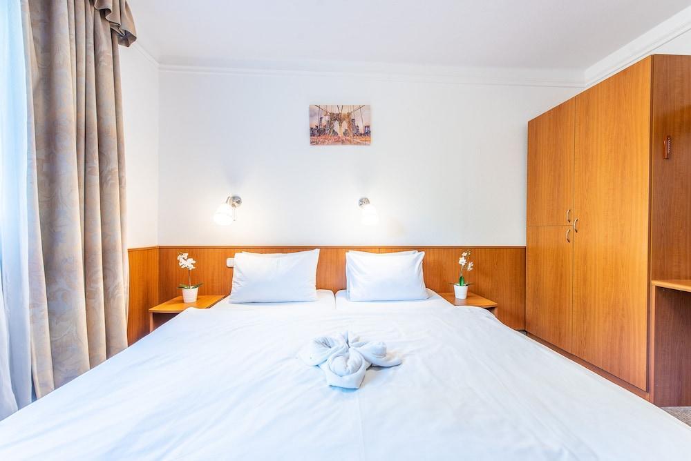 Korona Panzio Bed & Breakfast 3*