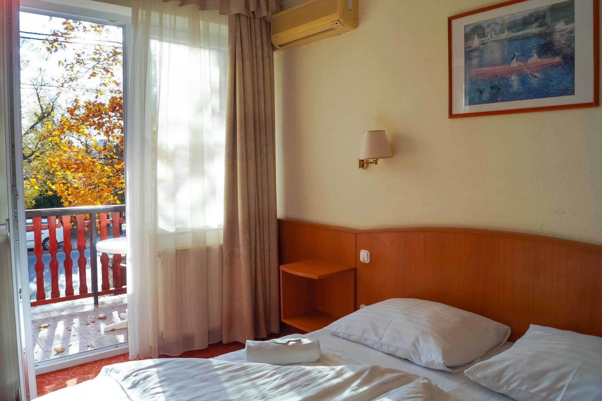 Bed & Breakfast Korona Panzio Boedapest